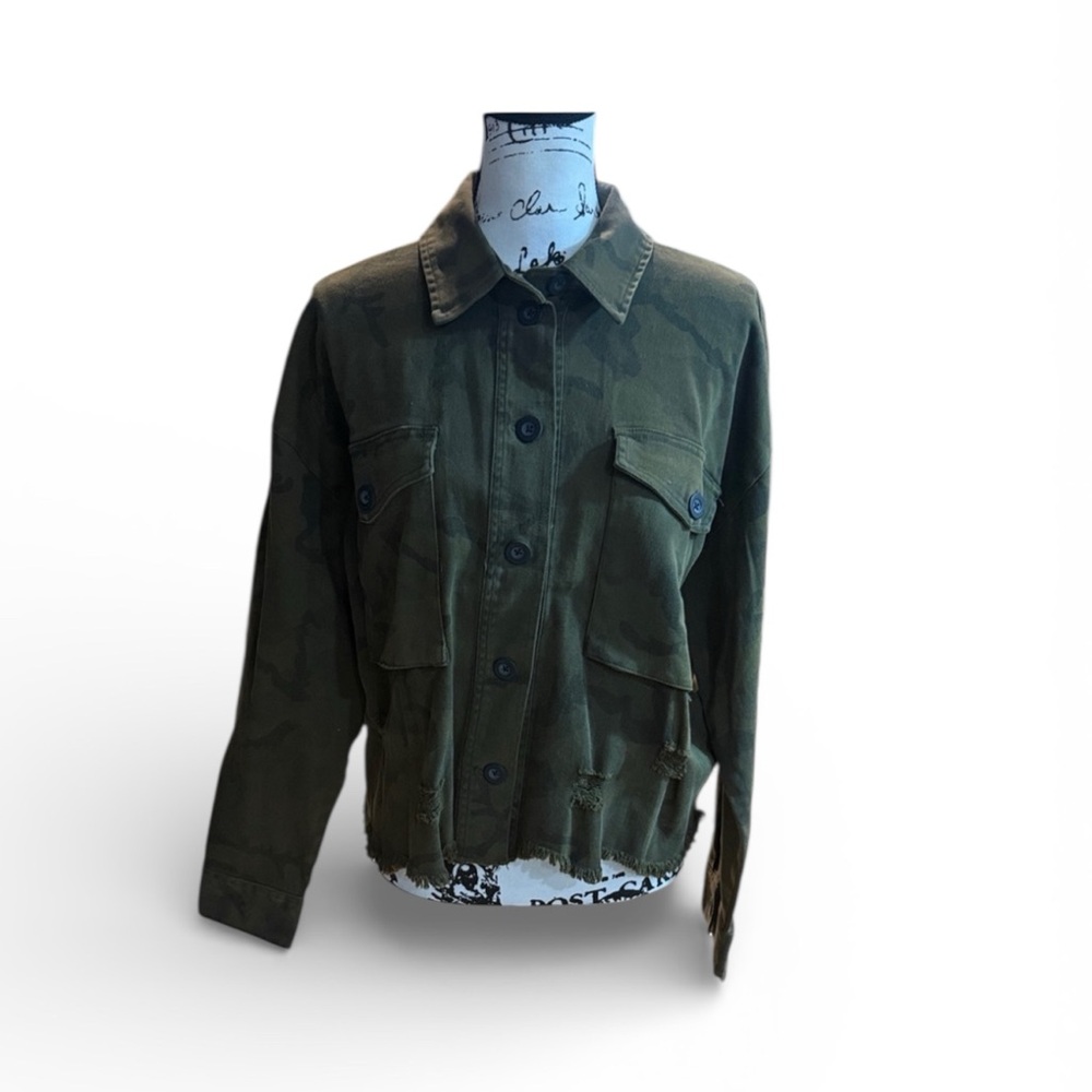 Vintage Havana Women’s Camo distressed denim jacket olive green Size Medium